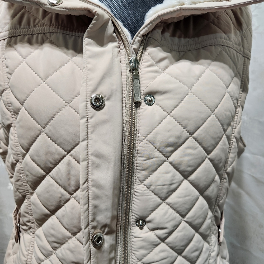 Weatherproof Quilted Bone-coloured  Beige Women's Faux Fur Lined Vest (L) - Picture 9 of 16